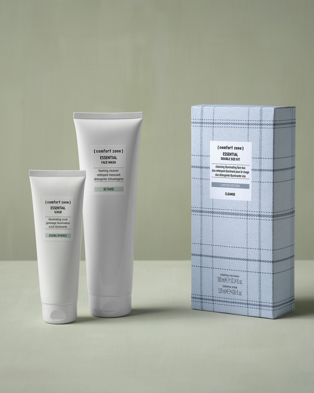 Coffret ESSENTIAL DOUBLE SIZE KIT de Comfort Zone, en édition limitée, contenant un nettoyant moussant pour le visage et un gommage illuminateur, idéal pour une peau nette, douce et éclatante