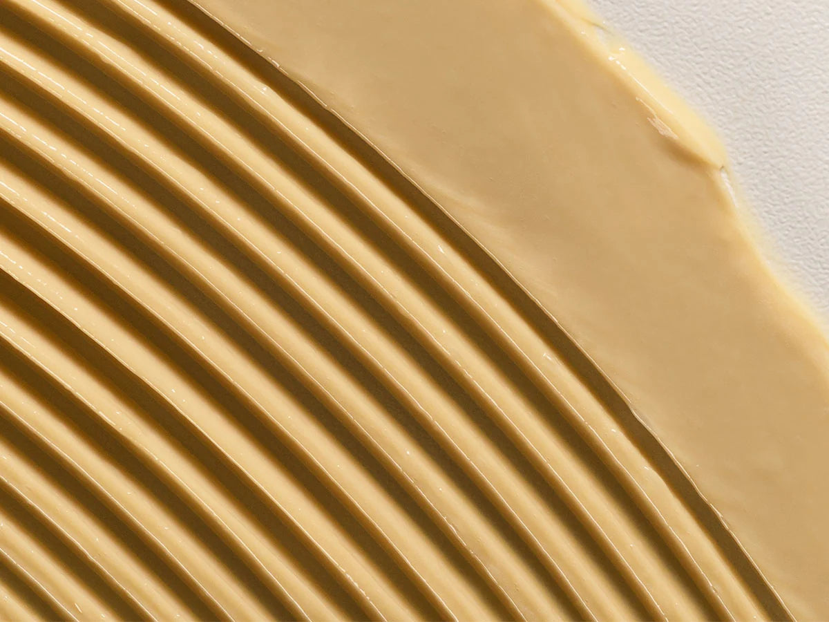 Texture du Davines NOUNOU Mask, masque nourrissant pour cheveux secs, abîmés ou traités, à la texture riche et crémeuse conçue pour apporter nutrition intense, douceur et souplesse à la fibre capillaire