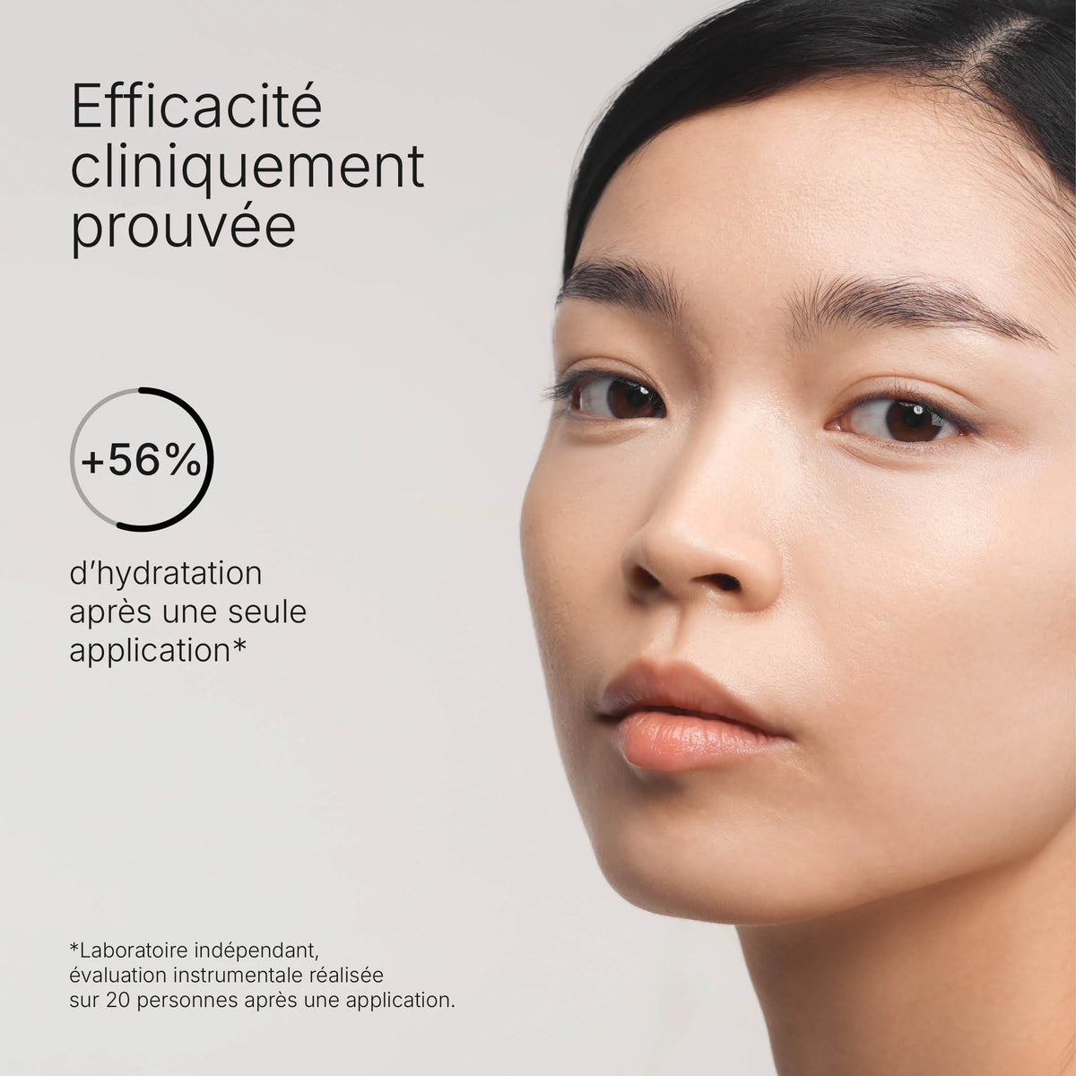 Visuel d’une femme avec la mention « +56 % d’hydratation après une seule application ».