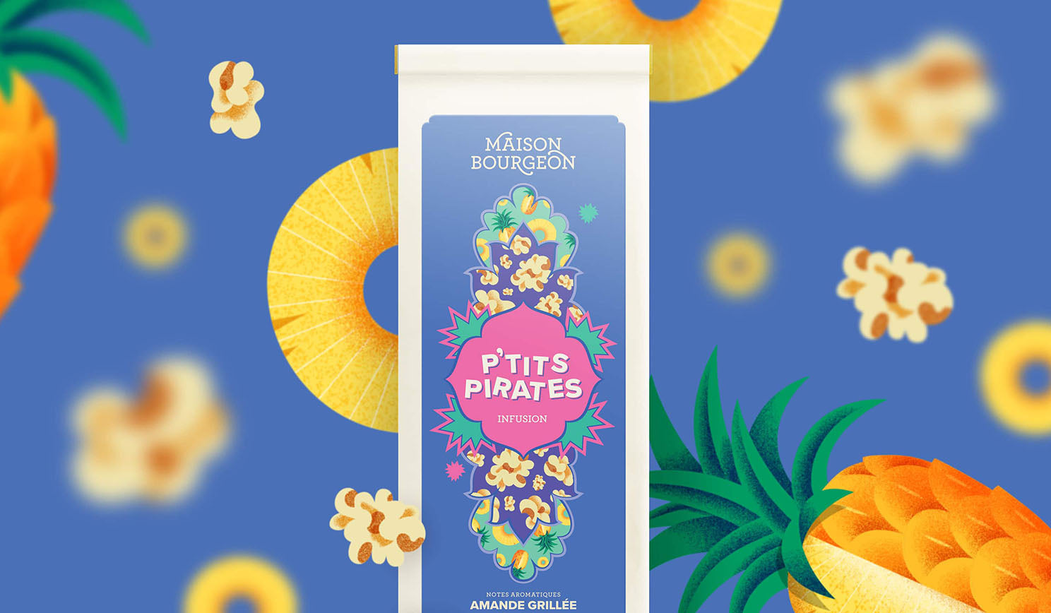 Paquet de thé P'tits Pirates de Maison Bourgeon avec des illustrations de popcorn, d'ananas et d'amande grillée en arrière-plan.