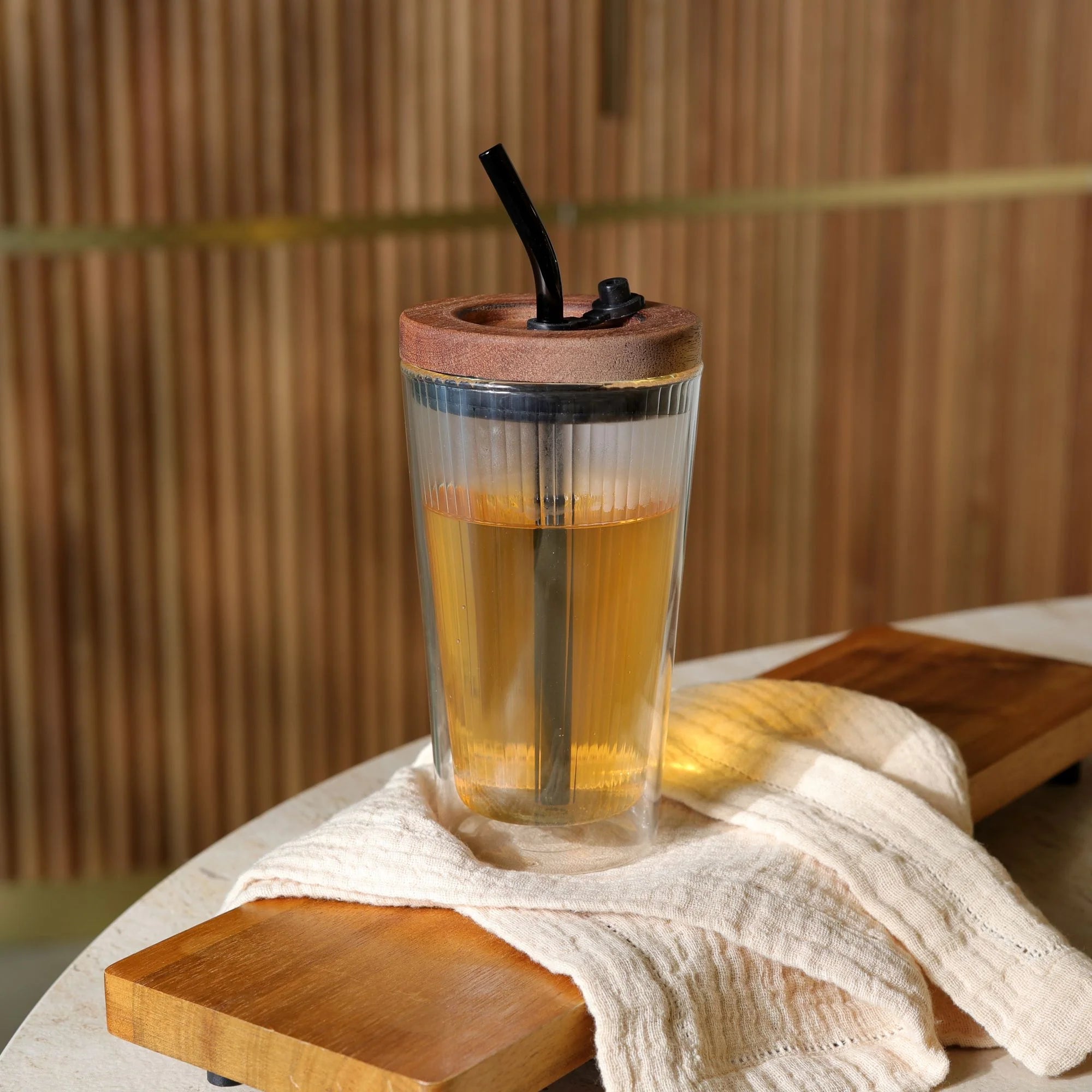 OGO Living Gobelet Fusion 50 cl en verre borosilicate double paroi avec paille réutilisable et couvercle en bois naturel, idéal pour les boissons chaudes ou froides