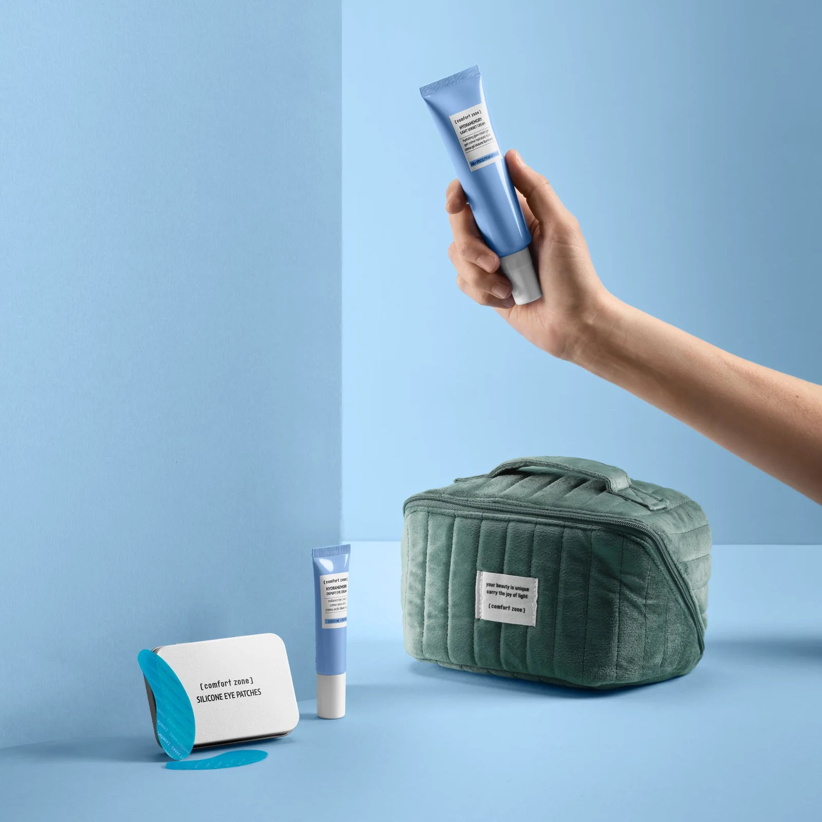 Présentation des soins et de la trousse verte The Hydra & Glow Beauty Ritual Comfort Zone.