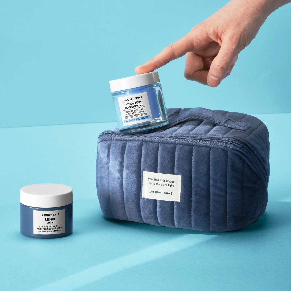 Les deux crèmes de jour et de nuit du coffret The Renewing Beauty Ritual Comfort Zone.
