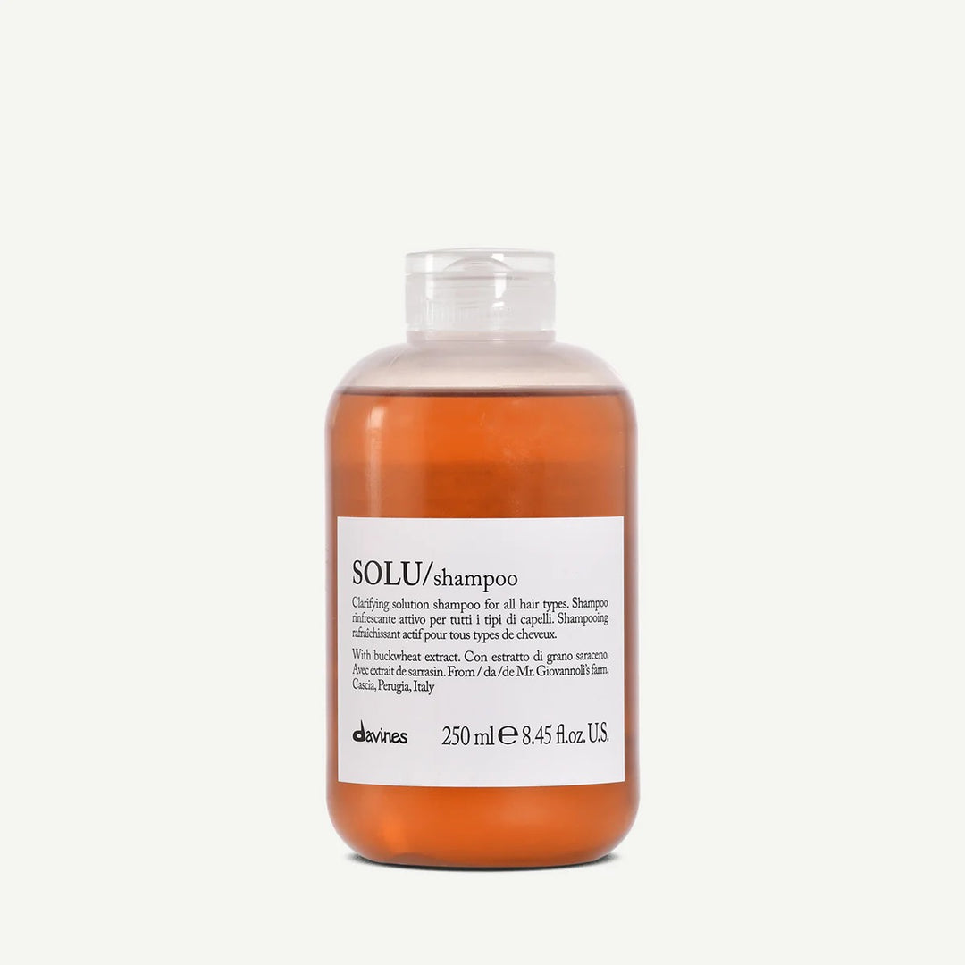 Flacon 250 ml Davines SOLU Shampoo – shampooing clarifiant aux résidus, extrait de sarrasin.