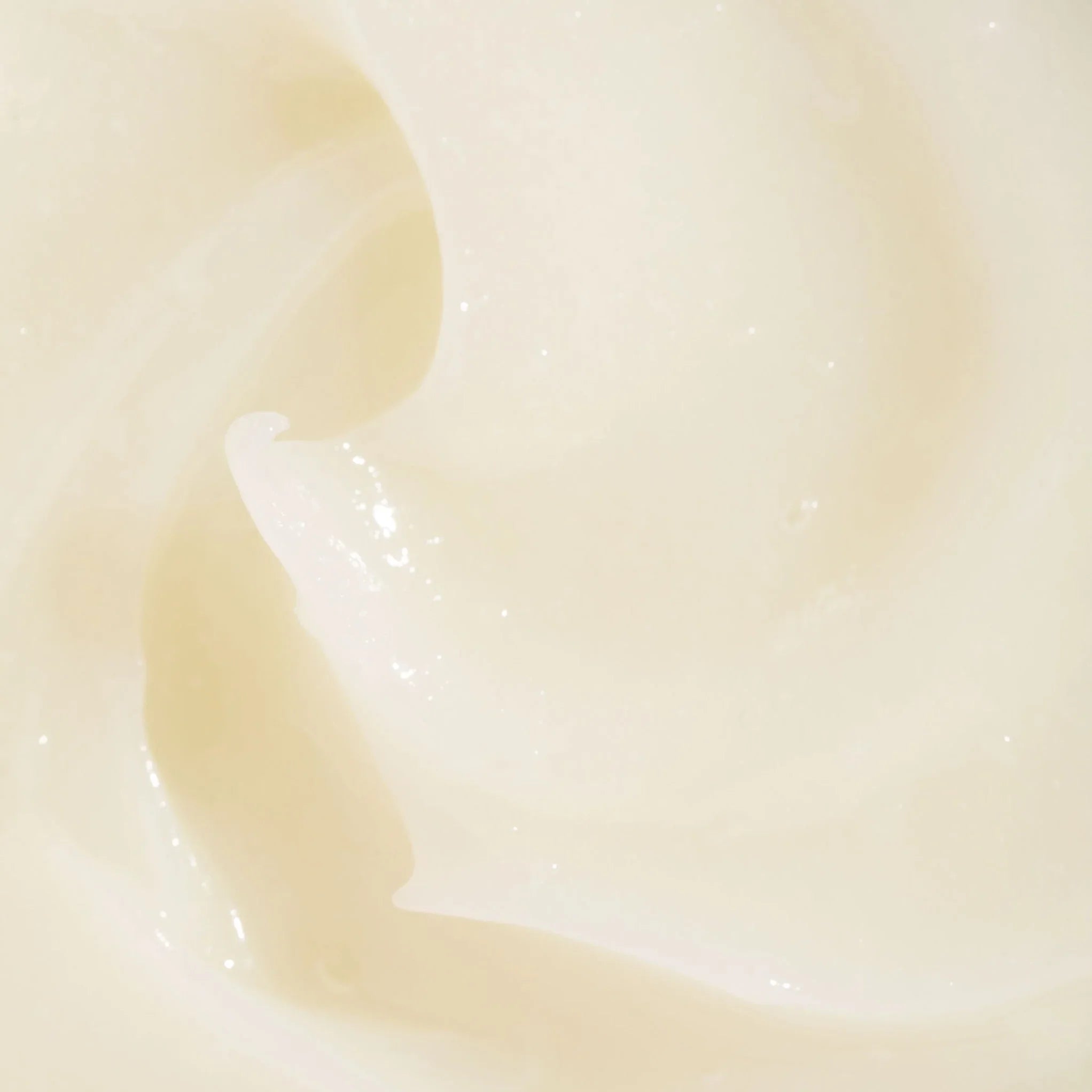 Texture fondante du Baume Magique Les Petits Prödiges, soin multi-usages 100 % d’origine naturelle pour nourrir, protéger et adoucir la peau
