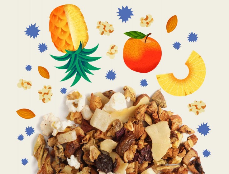 Image illustrant les ingrédients de l'infusion "P'TITS PIRATES" de la marque Maison Bourgeon. L'image montre un mélange d'infusion en vrac avec des morceaux d'amandes grillées, de pop-corn, de pommes, d'ananas et de noix de coco, entouré d'illustrations de ces ingrédients.