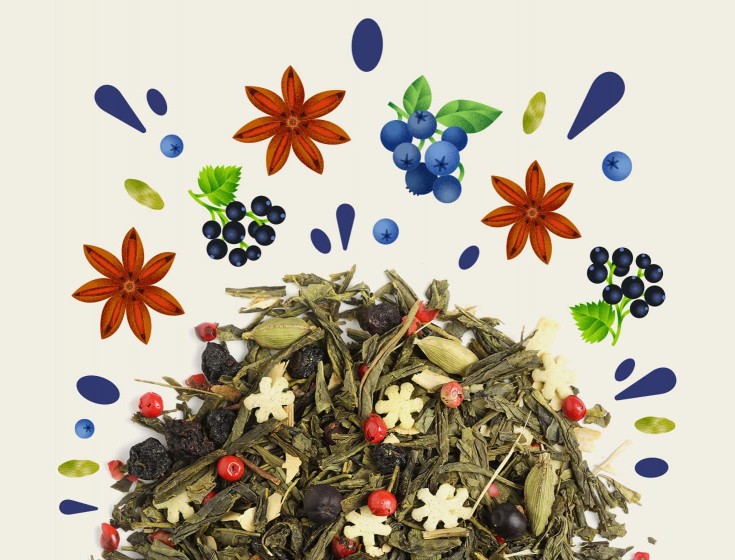 Image mettant en avant les ingrédients du thé vert "Yéti Chéri" de la Maison Bourgeon. On y voit un mélange coloré de feuilles de thé vert, baies de cassis, myrtilles, anis étoilé, cardamome, baies de genièvre et poivre rose. Les ingrédients sont disposés de manière artistique autour du thé, soulignant les notes fruitées et épicées qui caractérisent cette infusion gourmande et parfumée.